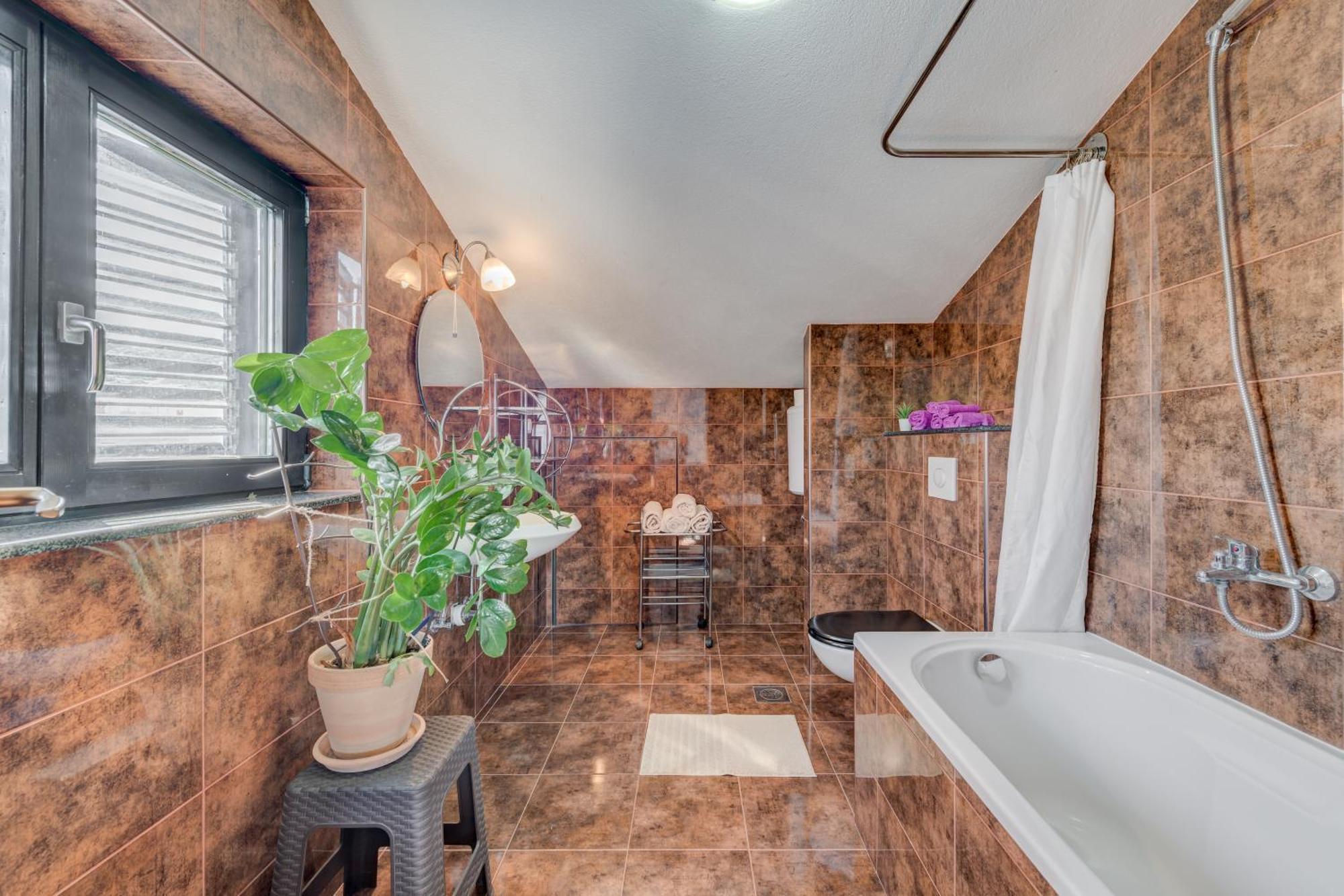 Deepwater House Apartment Слатине Екстериор снимка