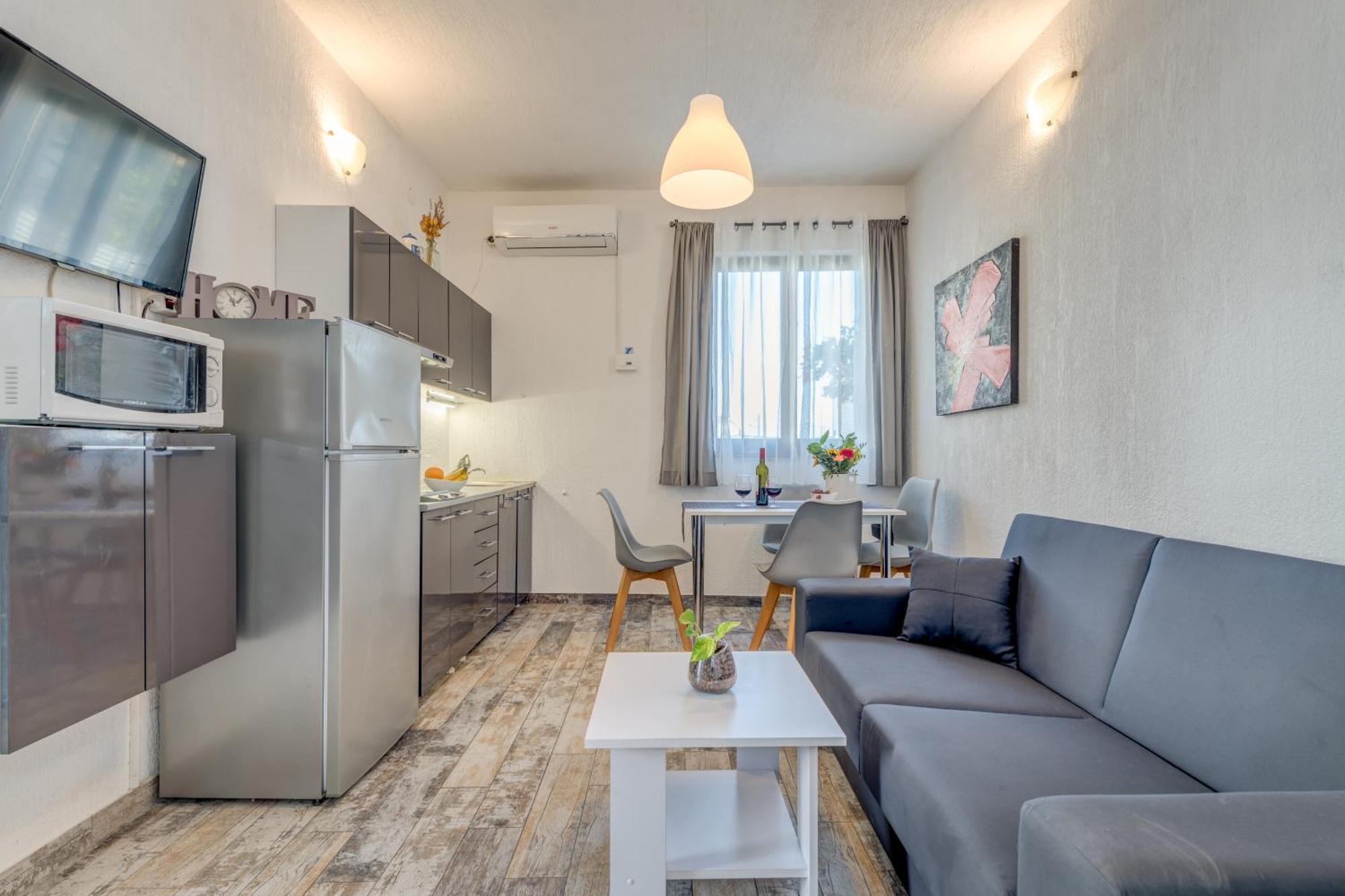 Deepwater House Apartment Слатине Екстериор снимка
