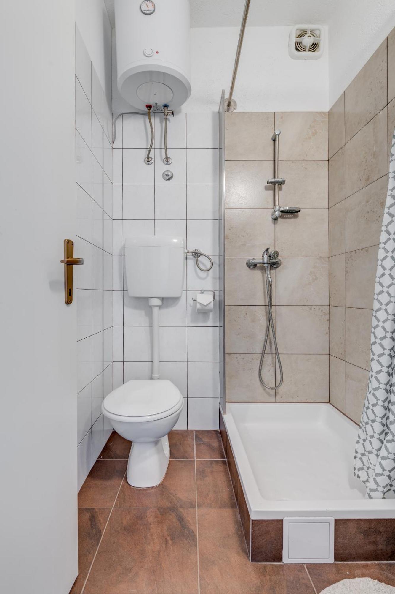 Deepwater House Apartment Слатине Екстериор снимка