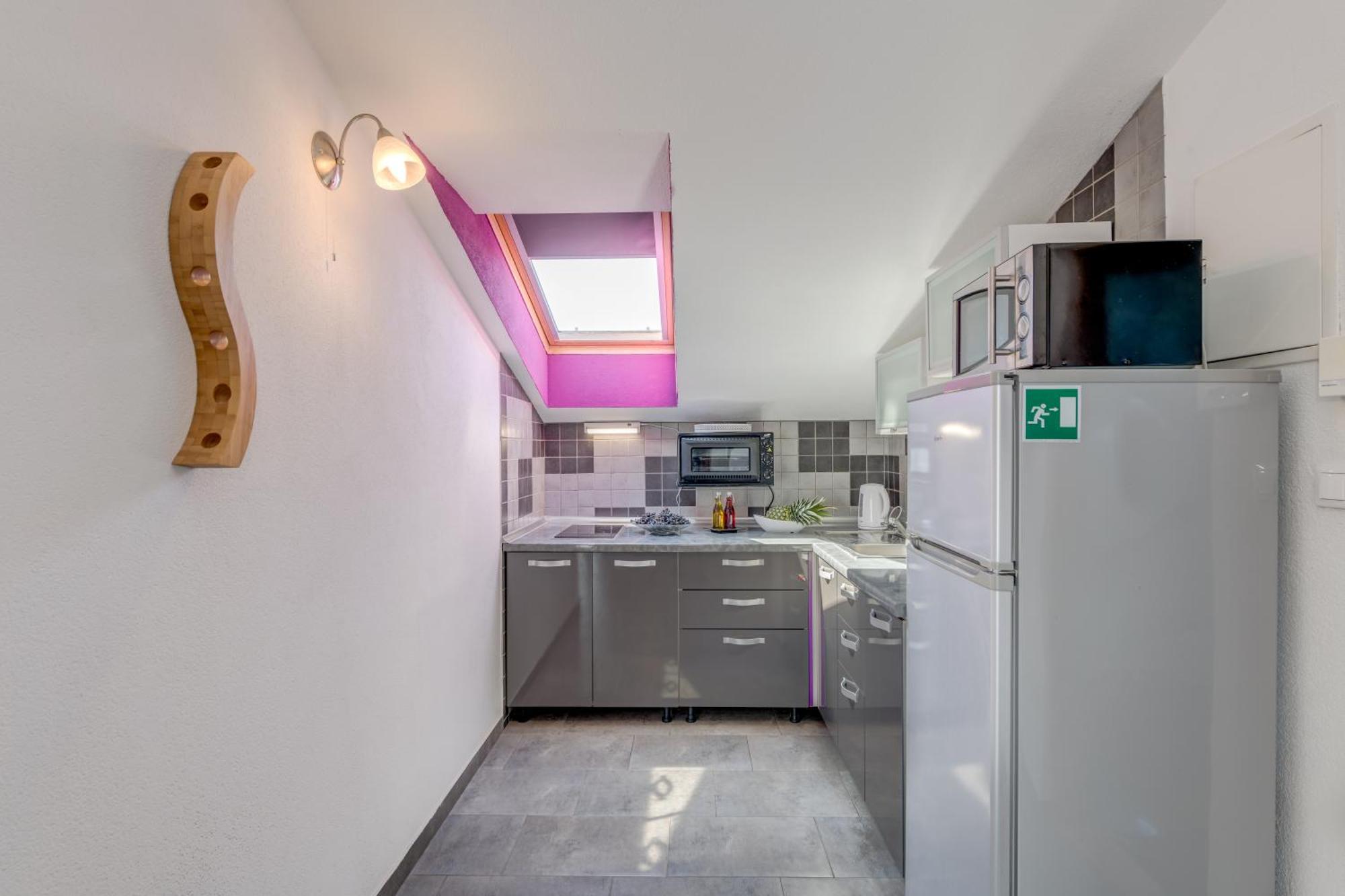 Deepwater House Apartment Слатине Екстериор снимка